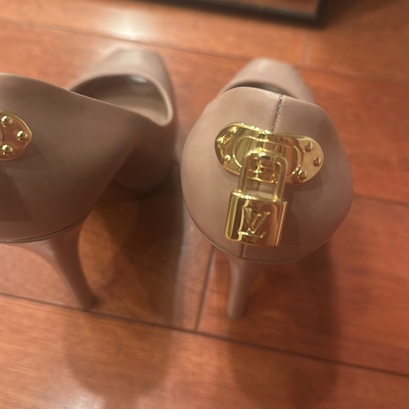 Louis Vuitton size 38 platform peep toe heel - Picture 3 of 9